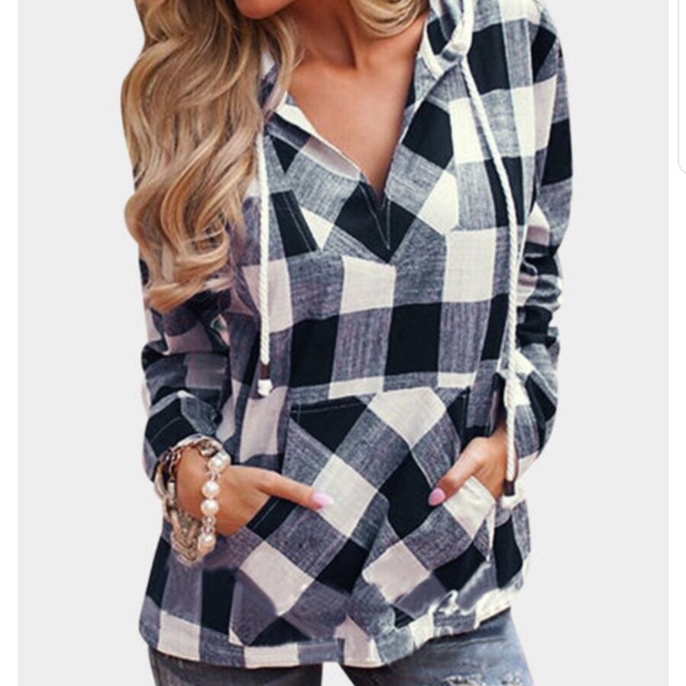 WOMEN’S Flattering Hoodie 👑